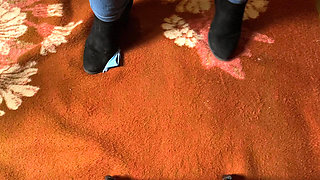 100kgs Bigbootylucy Stomps Balloons in High Heels! 2 Cameras with Slow Motion!