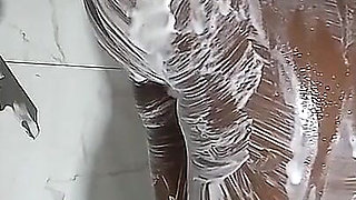 Sucking a Big Dick in the Shower, I Got Really Excited and Asked Him to Fuck Me.
