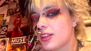 Goth Girl Glitterqueen1999 Stretches Her Button Nose with Ni