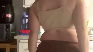 Showing off My Pregnant Figure