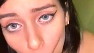 Eva Martinez: Public Vibrates (Uma Zex)