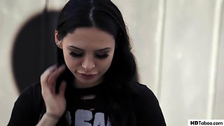 Food Delivery Girl Paige Owens and Brunette Stepmom Nikki Nine Fuck Mia Moore During Taboo Reunion