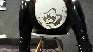Big booty ass fetish amateurs get oral and suck cock