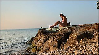 I Asked A Stranger To Put Me Some Sunscreen On A Nudist Beach