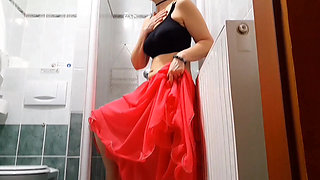 Selena's Belly Dance, Posing and Sex