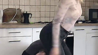 Miss Amy Douxxx Makes Herself Happy on the Slave's Face