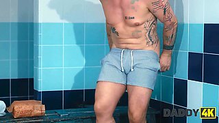 Daddy4k. if he knew what was behind him, he’d be stunned