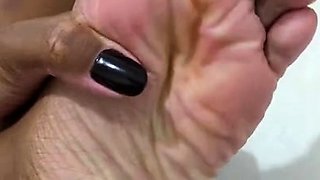 Black Amateur Explore Hot Foot Fetish
