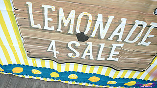 Squeezing Stepmoms Lemons - S7:e3