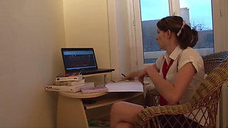College chicks get smashed by their friends - DVD