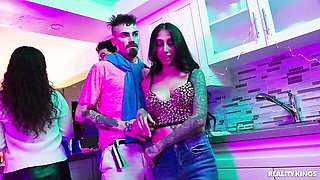 Nikki Nicole and Jasmine Banks are fucking with the same dude