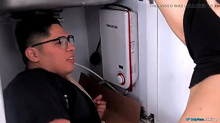 Roxxan Needs It Bad – He Slides His Cock Deep In Her Pussy Till She Cums Hard