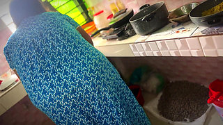 Indian Desi Hot Aunty Fucked by Neighbor Guy When She Was Cooking in Kitchen in Morning While Uncle Not at Home