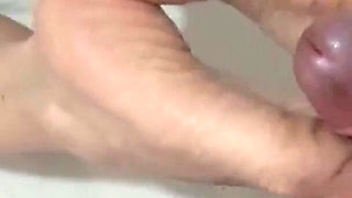 Hot MILF in Amateur Solejob POV