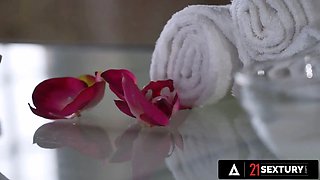 Twenty one sextury - Asia Vargas' tight bum opened up in oily massage pound