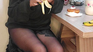 I Fill My Stomach with Food