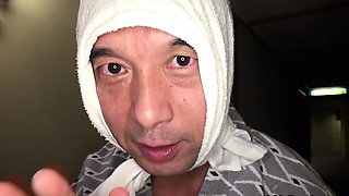 Wife Crempie Using Sex Machine