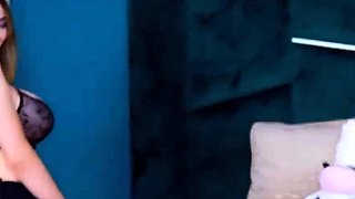 Big Boob Hottie Masturbates Plays With Herself