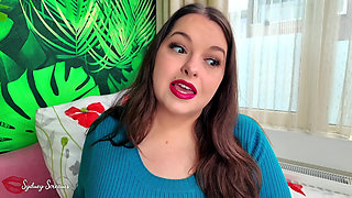 Home Wrecking Red Lips - Your Best Friend Sydney Screams Won't Let You Cheat Even if You're Obsessed with Red Lips