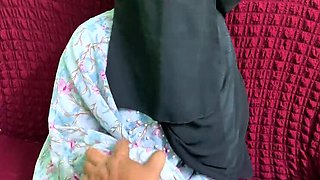 Desi Bhabhi Hot Blowjob & Hardcore Fucking in Bengali - Homemade Indian Aunty Sex