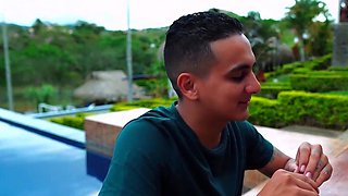 Colombian sweetheart Daniela Andrea rails spear on pool