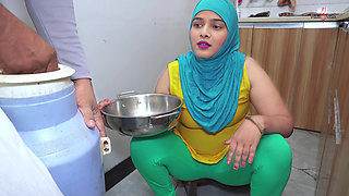 When my muslim stepmom ask to milkman for jhaada, He licked stepmom's Armpit and Fuck her in Kitchen... Viral Hindi Video.