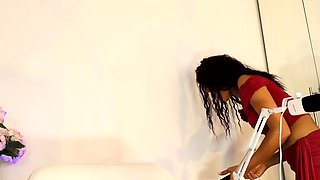Webcam beauty and her toys have solo sex