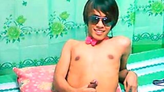 Femboy cums on webcam