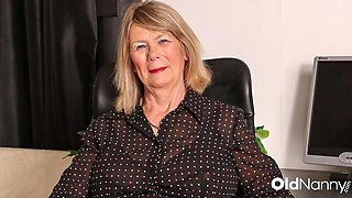 Female's posing smut by EuropeMature