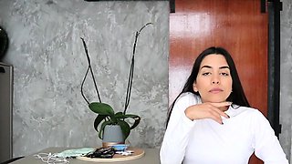 Fatty girl who loves big cocks warms up for a hardcore sex