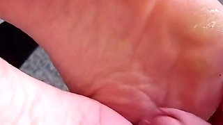 Cheating Wife Shooting Star Gives Neighbor's Son a Treat... All Over Her Feet