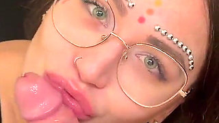 Mari Galore Unboxes a Fucking Machine with Her Boyfriend
