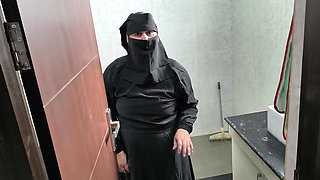 Submits to Hardcore Drilling and Sex