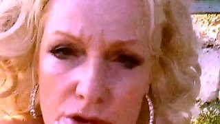 Oma Elisabeth hat Outdoor-Sex in Sdfrankreich