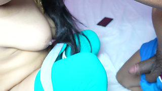 Indian Girlfriend Boyfriend Met After a Long Time, Awesome Kissing Sun Video Hindi Audio