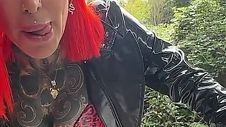 Kinky Roadside Hookup! Boot-wearing Bitch Fucks Bareback.